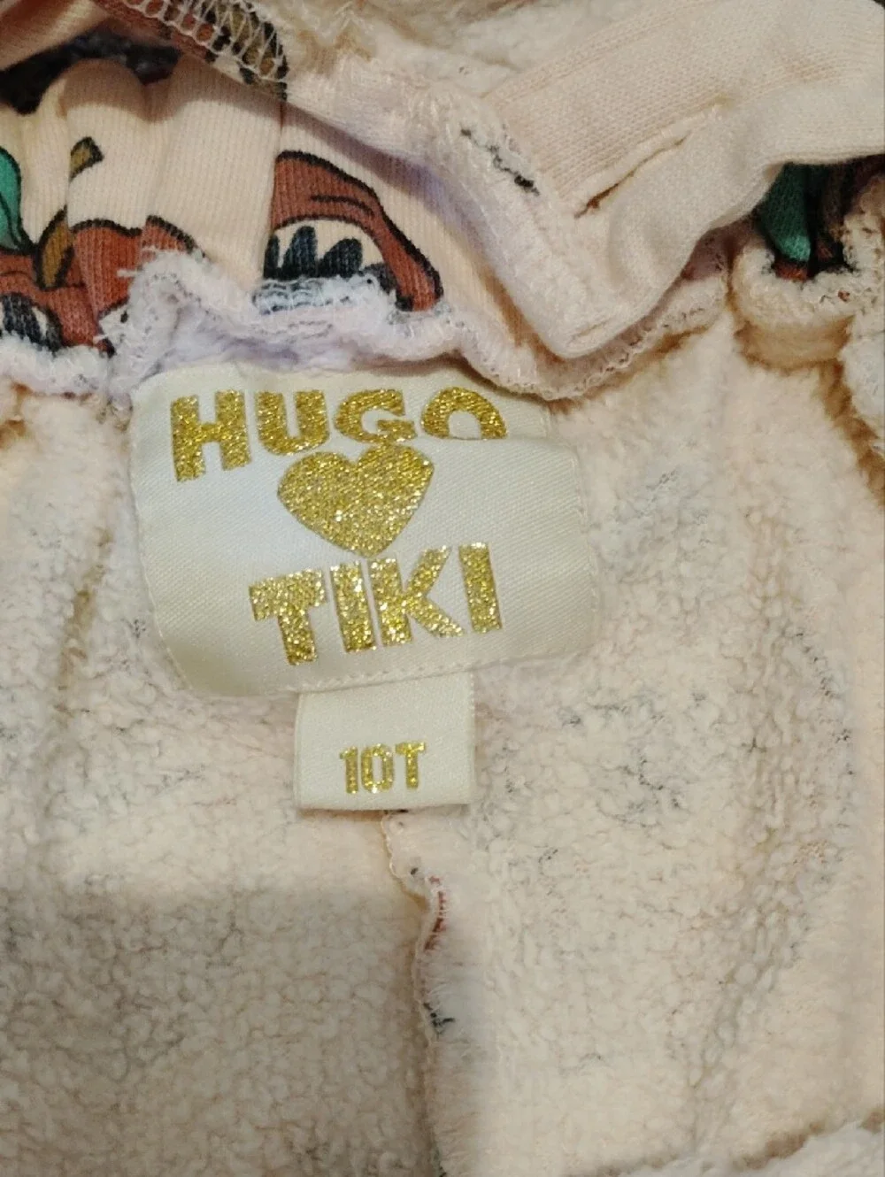 Hugo Loves Tiki soft pink